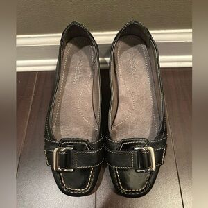 Aerosoles Black Square Toe Flats with Buckle Detail - Size 7.5